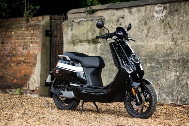 Comment Choisir Un Scooter électrique : Notre Guide - Planète Automobile